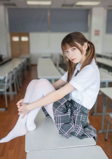 沦为性玩物的s大校花导演是谁